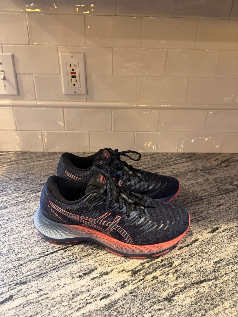 Women’s Asics Kayano Lite 2 Size 10.5